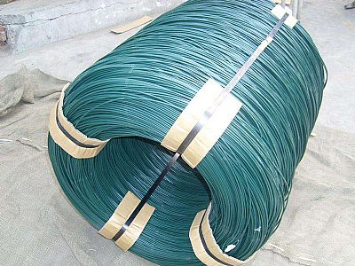 包塑絲勾花網(wǎng)使用菱形金屬網(wǎng)技術(shù)